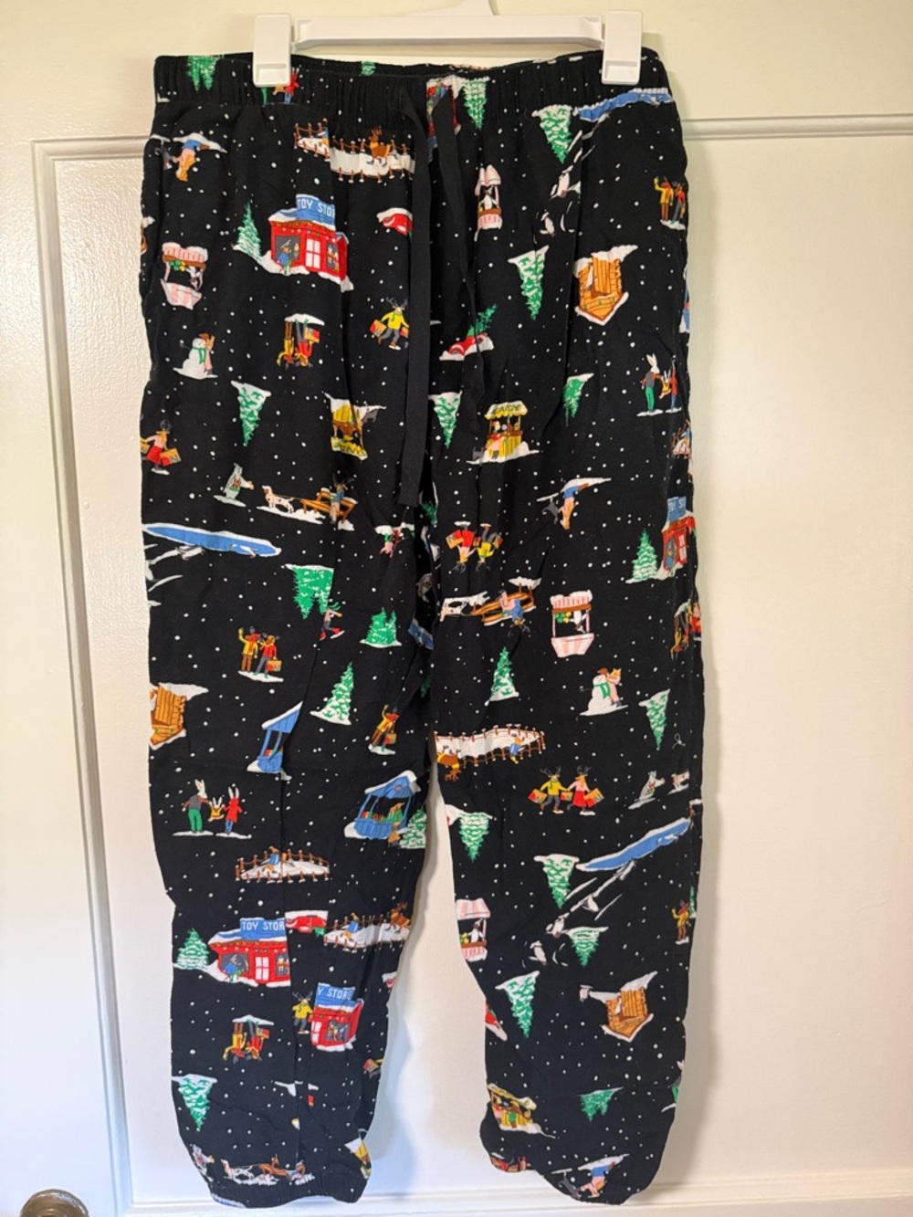 Old Navy Black Kids Holiday Scene Pajama Bottoms with Colorful Village Print